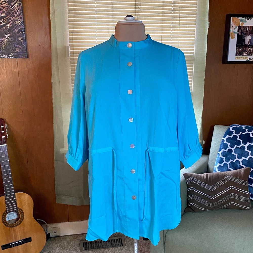 Susan Graver Bright Aqua Button Up Blouse with Waist String Tie (Size 1X) - NWT
